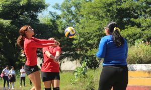 Equipos de voleibol femenino celebran las Victorias Educativas alcanzadas en Ciclo Escolar 2024