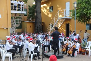 Estudiantes de la Escuela de Coros y Orquestas Alfredo Barrera realizan Festival Navideño