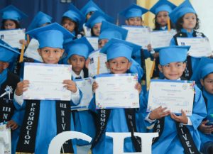 Niñas y Niños del Centro Educativo María del Socorro Ponce Chavarría celebran promoción de preescolar