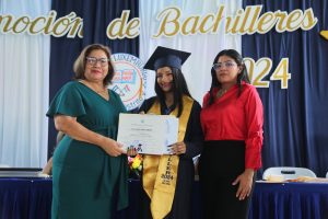 Colegio Luxemburgo celebra promoción de Bachilleres